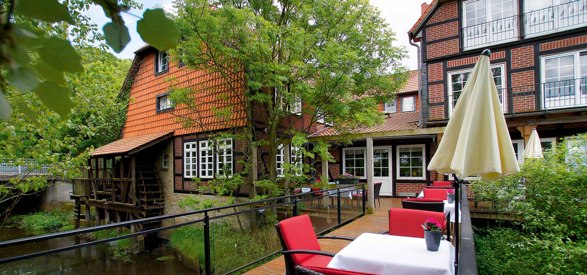 Hotel & Restaurant Brackstedter Mühle Wolfsburg - Terrasse 01